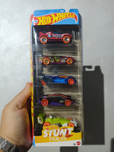Action Figures Hot Wheels - Pack 5 Carros - Hot Wheels Stunts Tracks B 2025-HOTWHEELS-
