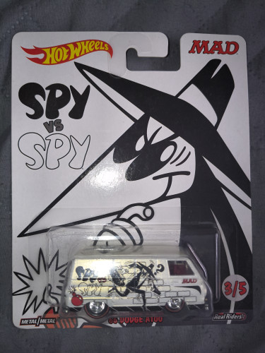 '66 Dodge A100 Spy vs Spy (branca) Hot Wheels Mad # - Produto Original