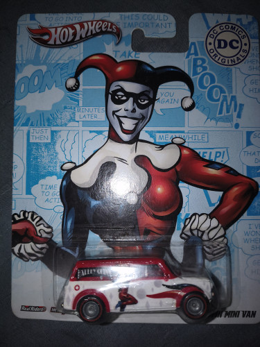 '67 Austin Mini Van DC Harley Quinn Hot Wheels DC Harley Quinn # - Produto Original