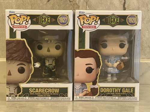 Scarecrow 1927 / Dorothy Gale 1928 - Dorothy e Espanralho de Wicked - MOVIES WICKED #1928 - Produto Original