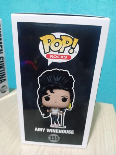 Funko Pop! Rocks Amy Winehouse 355 (FunkoShop Exclusive) - Rocks Amy Winehouse - #355