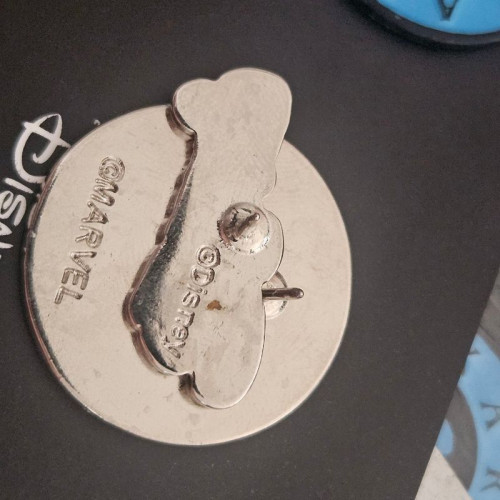 3 pingente/ pin / botton prata disney, marvel e pixar - Disney - #