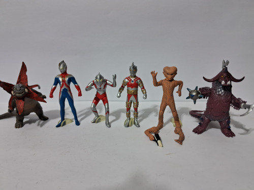 Action Figures Gashapons Ultraman e Monstros Set Completo Bandai-Television Ultraman-
