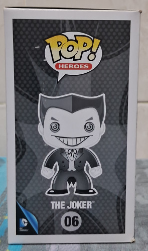 Funko Pop The Joker - Dc Heroes - #06