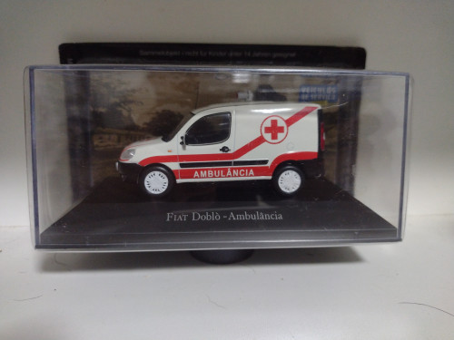 Action Figures Dobló Ambulância. 1/43 Carros Antigos # - Produto Original