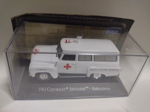 Action Figures Amazonas Ambulancia. 1/43 - Carros Antigos - #