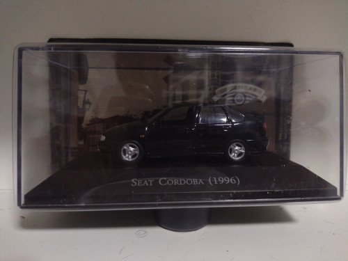 Action Figures Seat Córdoba 1996. 1/43-Carros Antigos-