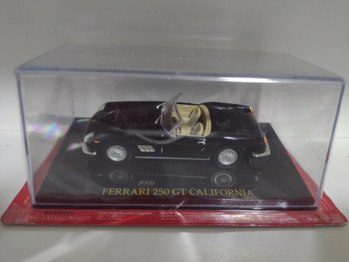 Action Figures - Ferrari 250 GT California. 1/43 Carros Antigos # - Produto Original