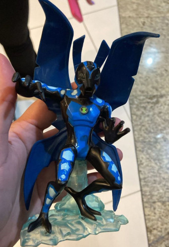 Boneco Action Figure Friagem Ben 10-bandai Ben 10 # - Produto Original