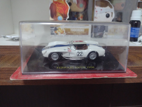 Action Figures - Ferrari 250TR 1958-Carros Antigos-