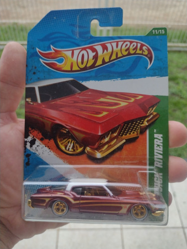 Action Figures Hot Wheels $th Buick Riviera Hot Wheels # - Produto Original