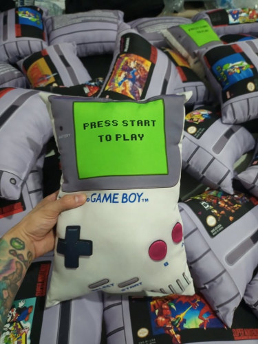Almofada Game Boy - NerdDog Store - Snes Gameboy GBA Pokemon Mario Megaman Metroid Nenhuma # - Produto Original