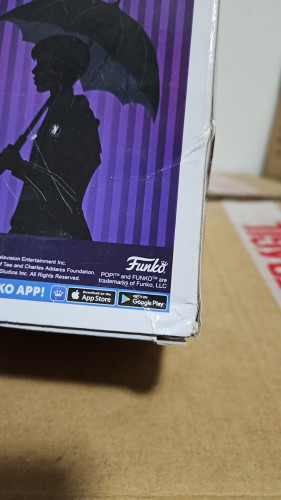 Amassado - Funko Pop 1309 - Wandinha - Veja Descrição - Wandinha - #1309