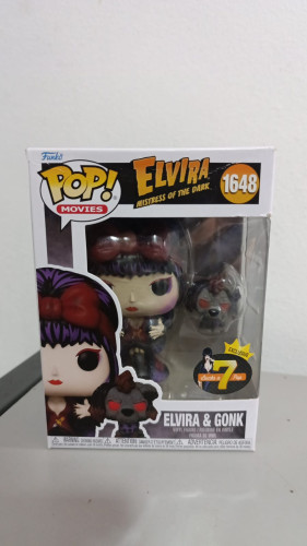 Amassado - Funko Pop 1648 - Elvira - Veja Descrição Elvira: A Rainha Das Trevas #1648 - Produto Original