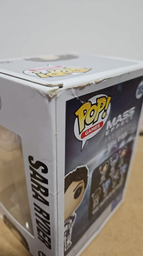 Amassado - Funko Pop 185 - Sara Ryder - Veja Descrição - Mass Effect - #185