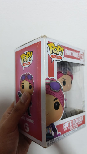 Amassado - Funko Pop 427 - Brite Bomber - Veja Descrição - Fortnite - #427