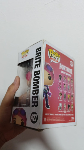 Amassado - Funko Pop 427 - Brite Bomber - Veja Descrição - Fortnite - #427