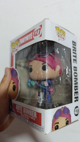 Amassado - Funko Pop 427 - Brite Bomber - Veja Descrição - Fortnite - #427