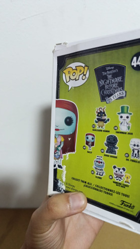 Amassado - Funko Pop 449 - Sally - Veja Descrição - Disney - #449