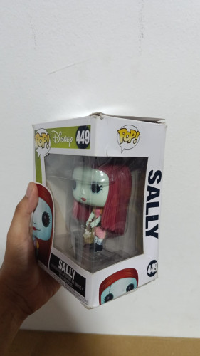 Amassado - Funko Pop 449 - Sally - Veja Descrição - Disney - #449