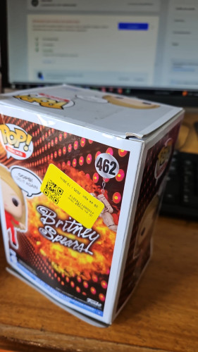 Amassado - Funko Pop 462 - Britney - Veja Descrição - Rocks - #462