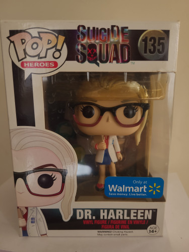 Funko Pop Arlequina - Dr Harleen 135 Walmart-Esquadrão Suicida-135