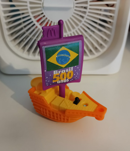 Action Figures Brinde Antigo Do Mcdonald's - Caravela Do Brasil Com A Birdie - McLanche Feliz - #
