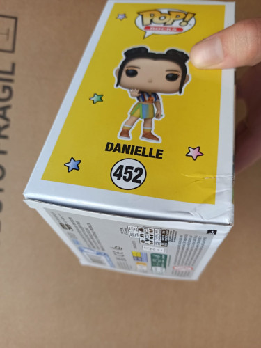 Caixa Danificada Olhe Fotos Funko Pop Rocks Kpop NewJeans Danielle 452 - Rocks - #452