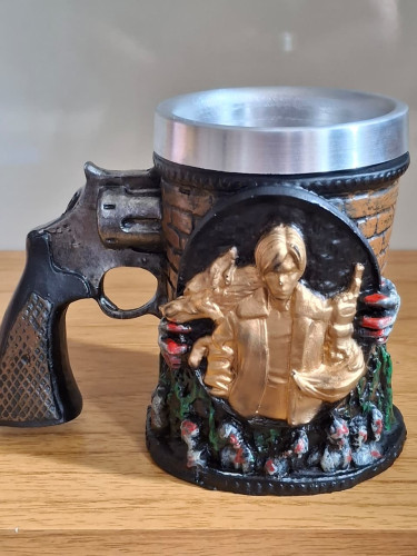 Caneca Resident Evil 4 Leon 3D Resident Evil # - Produto Original