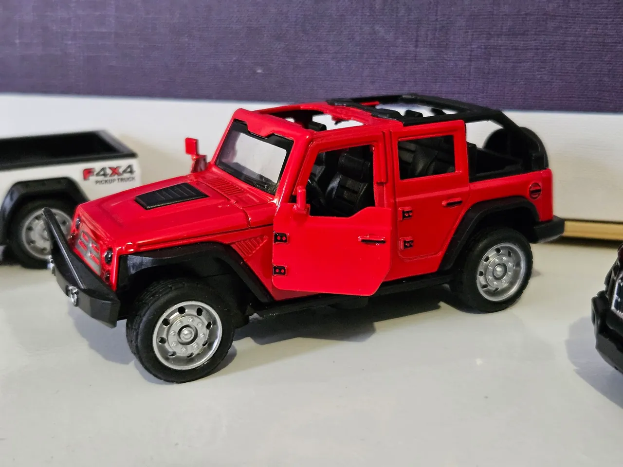 Carrinho De Colecionador Jeep 4x4 Vermelho - Abre As 2 Portas Carrinhos # - Produto Original