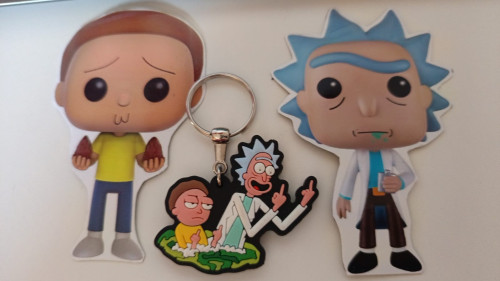 Chaveiro + 2 ímãs geladeira decorativos-Rick & Morty-