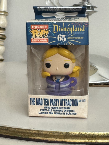 Chaveiro Funko Alice The Mad Tea Party Attraction Disney Funko Pocket Pop Keychain - Alice No País Das Maravilhas - #