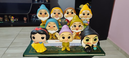 Coleção PERFEITA e completa - Funko Pop Branca de Neve e os setes anões (com rainha má)-Disney-339