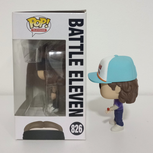 Funko Pop Combo Stranger Things: Dustin 1249 SE (sem caixa) e Battle Eleven 826 (cx com detalhe) - Stranger Things - #1