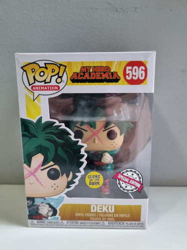 Funko Pop Deku - Glows in the Dark - Special Edition - Obs: Caixa com pequena avaria My Hero Academia #596 - Produto Original