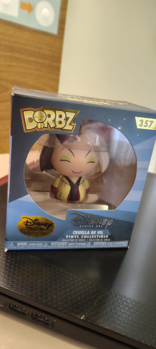 Dorbz - Disney - Cruell de Vil Disney 101 Dalmatians #357 - Produto Original