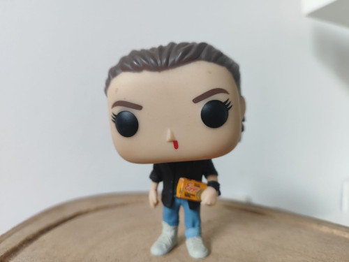 Eleven - LOOSE (sem caixa) - Custom: cabeça de uma versão, corpo de outra --> Visual único Stranger Things #01 - Produto Original