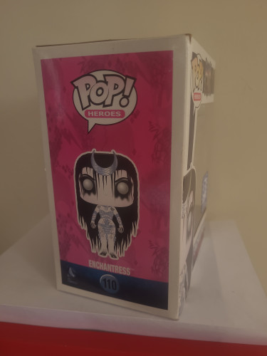 Funko Pop Feiticeira Enchantress 110 - Exclusiva DC - Esquadrão Suicida - #110