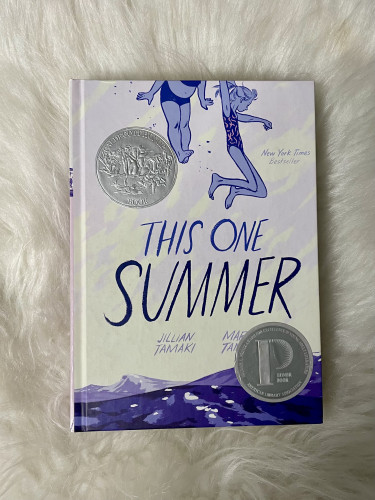 Livro - This One Summer (Esse Verão) - Mariko Tamaki & Jillian Tamaki (Hardcover) - This One Summer - #1
