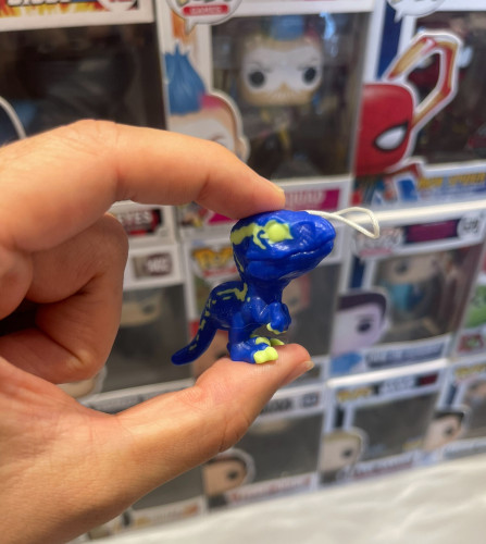 Funko Kinder Joy Velociraptor Jurassic World #2025 - Produto Original