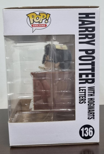 Funko Pop Harry Potter - Harry Potter With Hogwarts Letters - Harry Potter - #136