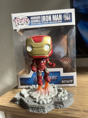 Funko Pop! Deluxe Avengers Iron Man 584 Exclusivo Original Colecionavel - Marvel Avengers - #584