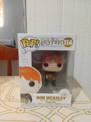Funko Pop! Harry Potter Wizaring World Ron Weasley With Slugs #114 - Harry Potter Wizarding World - #114