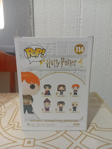 Funko Pop! Harry Potter Wizaring World Ron Weasley With Slugs #114 - Harry Potter Wizarding World - #114