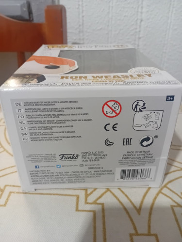 Funko Pop! Harry Potter Wizaring World Ron Weasley With Slugs #114 - Harry Potter Wizarding World - #114