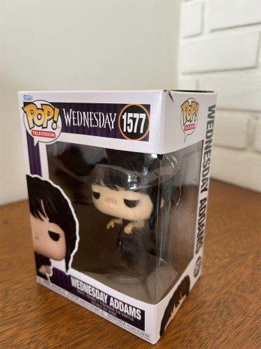 Funko Pop! Wednesday - Wednesday Addams (Wandinha) com detalhe na caixa - Wednesday - #1577