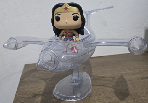 Funko Pop! Wonder Woman Invisible Jet DC Wonder Woman #16 - Produto Original