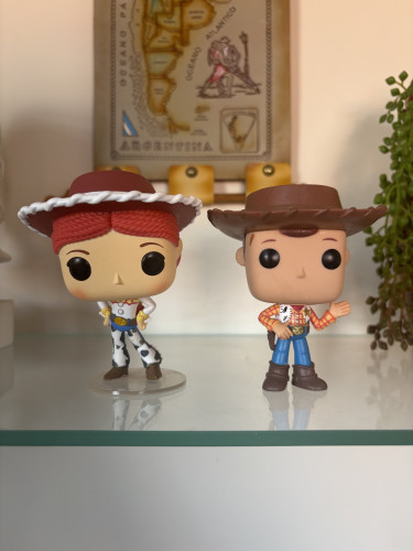 Funko Pop! Woody #168 e Jessie LOOSE - Toy Story - #526
