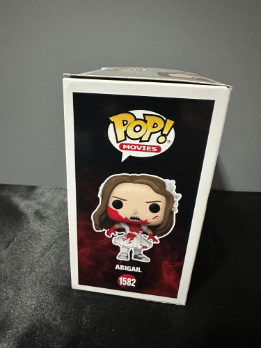Action Figures Funko Pop Abducting Abigail 1582 Detalhe - Abigail - #