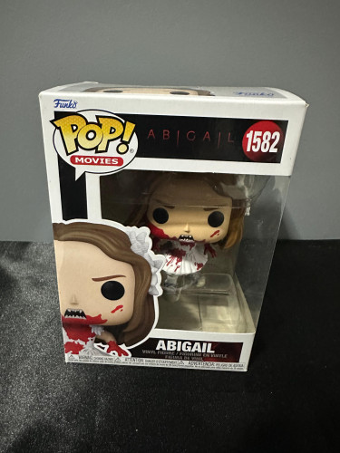 Action Figures Funko Pop Abducting Abigail 1582 Detalhe - Abigail - #